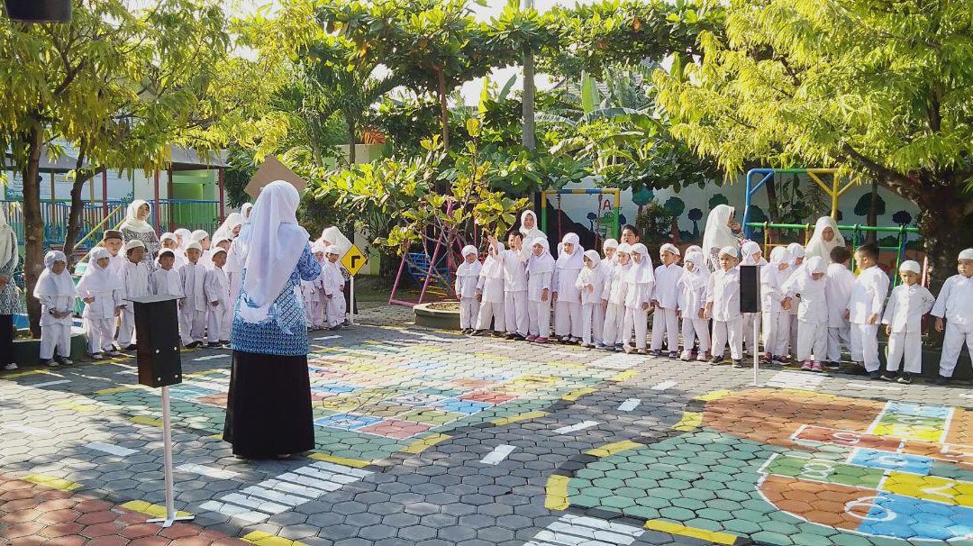 Taman Bermain Lalulintas TK Islam AlAzhar 3 Cirebon